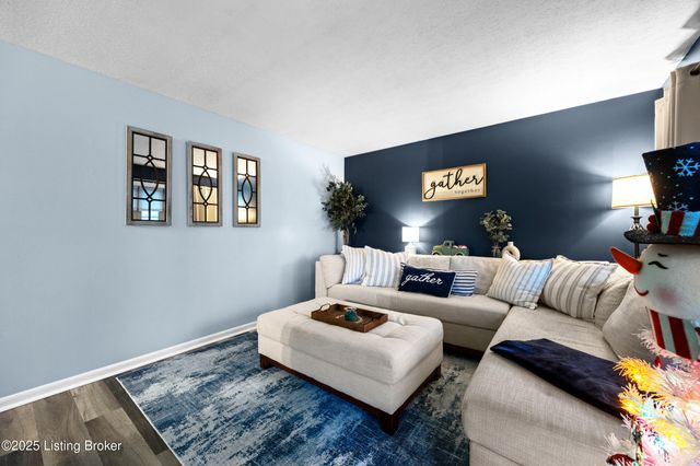 2312 Darrell Dr, Louisville, KY 40216