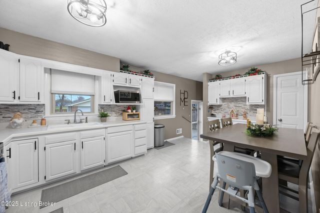 2312 Darrell Dr, Louisville, KY 40216