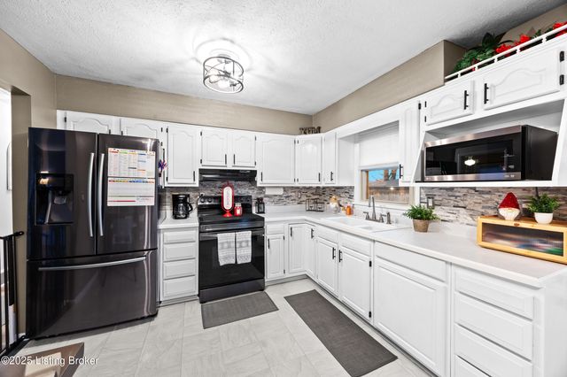 2312 Darrell Dr, Louisville, KY 40216