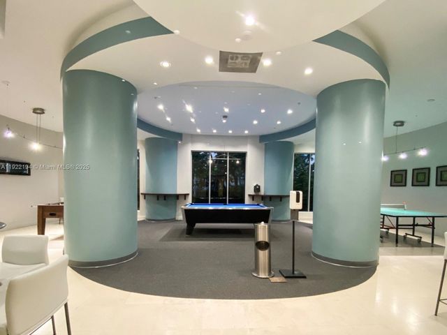 4001 S Ocean Dr 12N, Hollywood, FL 33019