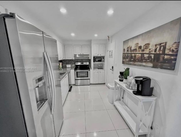 4001 S Ocean Dr 12N, Hollywood, FL 33019