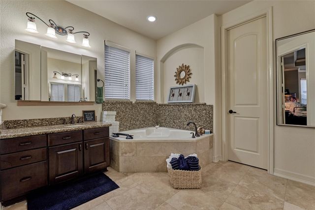 19089 Grandview Point, Montgomery, TX 77356