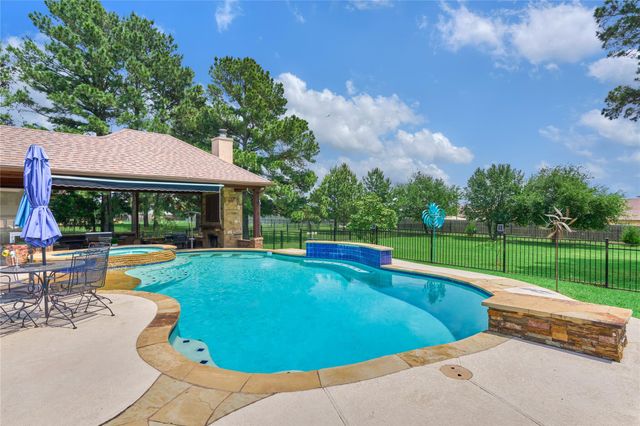 19089 Grandview Point, Montgomery, TX 77356