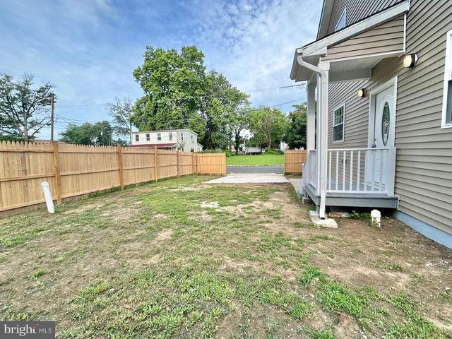 628 W 2ND STREET, Florence, NJ 08518