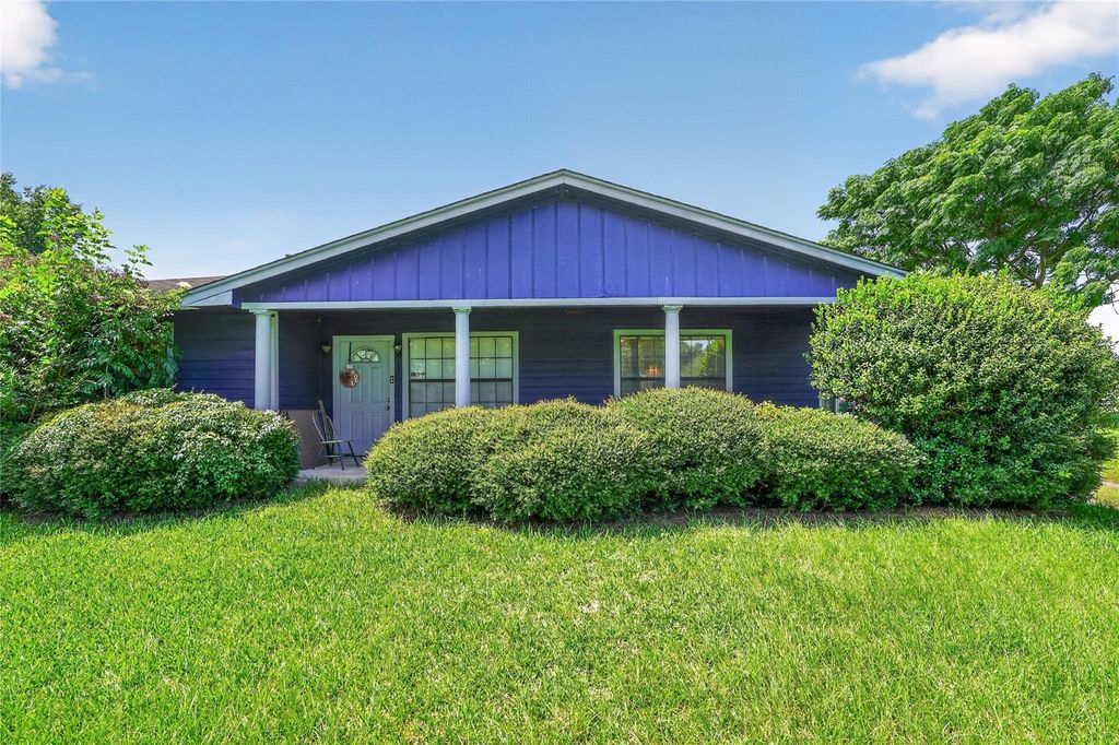 1019 Lamar Street, Liberty, TX 77575
