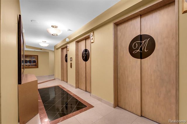 5000 Town Center Dr 2405, Southfield, MI 48075