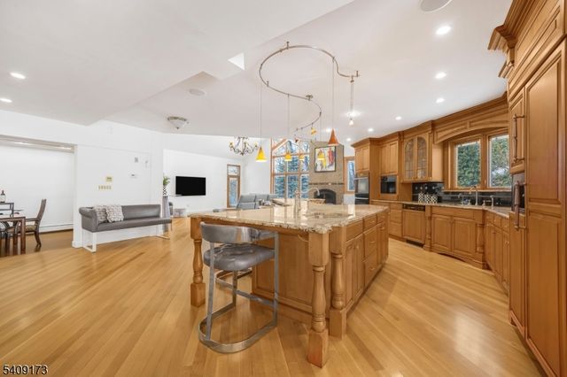 72 Stony Brook Rd, Montville Twp., NJ 07045