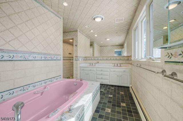 72 Stony Brook Rd, Montville Twp., NJ 07045