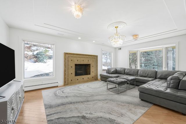 72 Stony Brook Rd, Montville Twp., NJ 07045