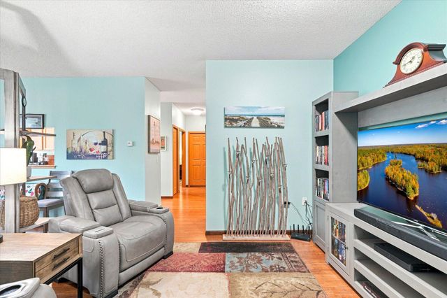 15001 Burnhaven Drive 207, Burnsville, MN 55306