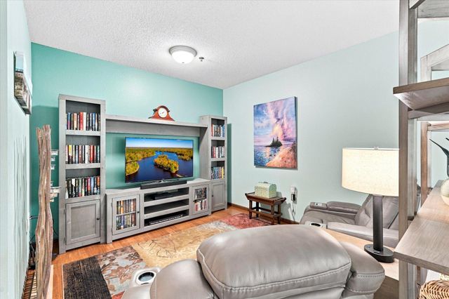 15001 Burnhaven Drive 207, Burnsville, MN 55306