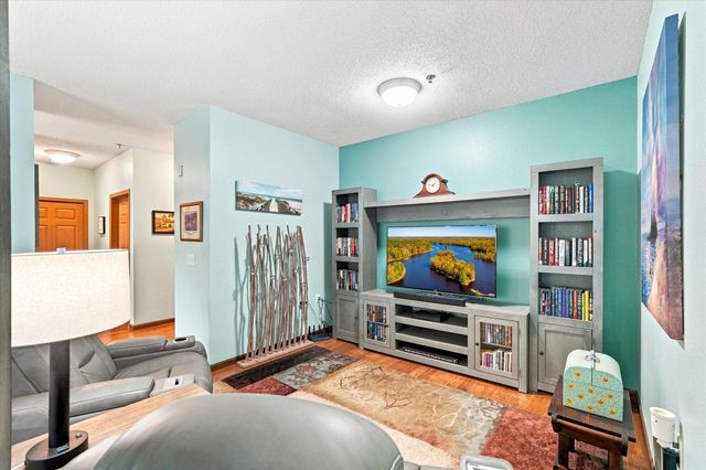 15001 Burnhaven Drive 207, Burnsville, MN 55306