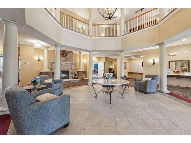 15001 Burnhaven Drive 207, Burnsville, MN 55306
