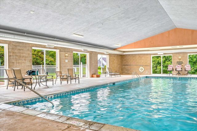 15001 Burnhaven Drive 207, Burnsville, MN 55306