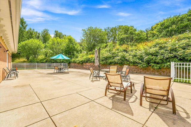 15001 Burnhaven Drive 207, Burnsville, MN 55306