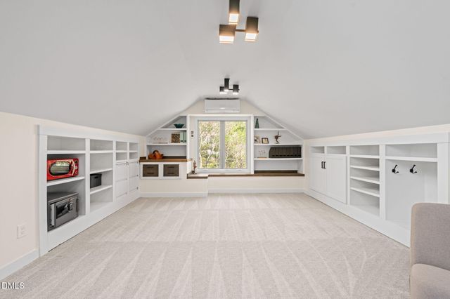 203 Wyndham Drive, Chapel Hill, NC 27516