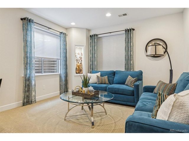 8371 Hackamore Rd, Littleton, CO 80125