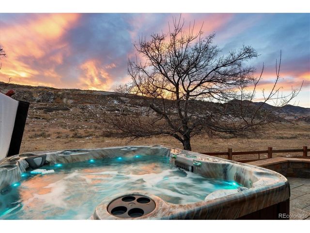 8371 Hackamore Rd, Littleton, CO 80125