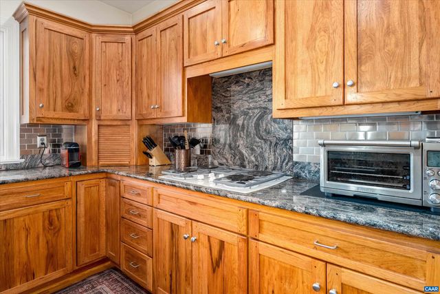 4444 WOODS EDGE RD, Charlottesville, VA 22974