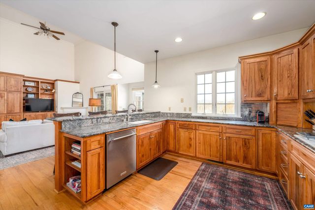 4444 WOODS EDGE RD, Charlottesville, VA 22974