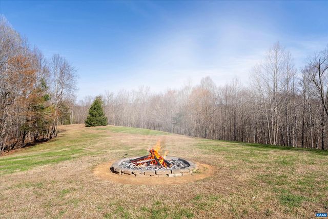 4444 WOODS EDGE RD, Charlottesville, VA 22974