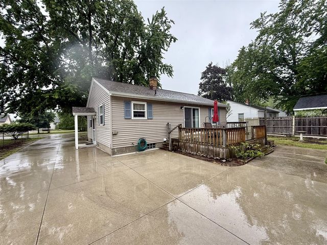 2038 Columbus Avenue, Muskegon, MI 49441