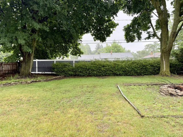 2038 Columbus Avenue, Muskegon, MI 49441