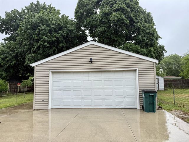 2038 Columbus Avenue, Muskegon, MI 49441