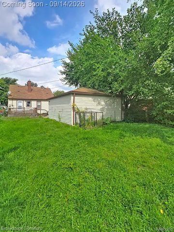 26165 Powers Avenue, Dearborn Heights, MI 48125