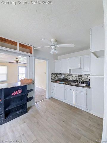 26165 Powers Avenue, Dearborn Heights, MI 48125