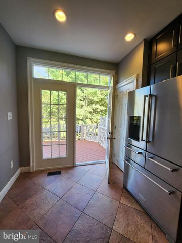 2831 THAXTON LN, Oakton, VA 22124
