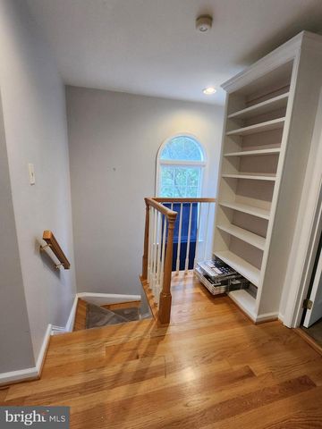 2831 THAXTON LN, Oakton, VA 22124