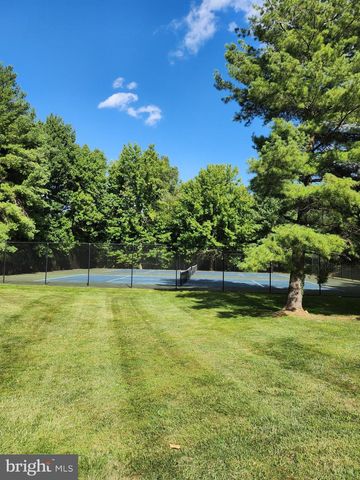 2831 THAXTON LN, Oakton, VA 22124