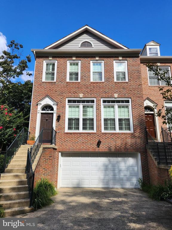 2831 THAXTON LN, Oakton, VA 22124
