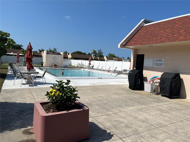 519 ALBEE FARM ROAD 303, Venice, FL 34285