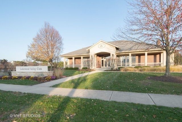 2479 Frost Drive, Aurora, IL 60504