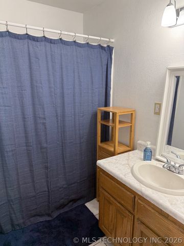 13030 Cleveland Road, Mounds, OK 74047