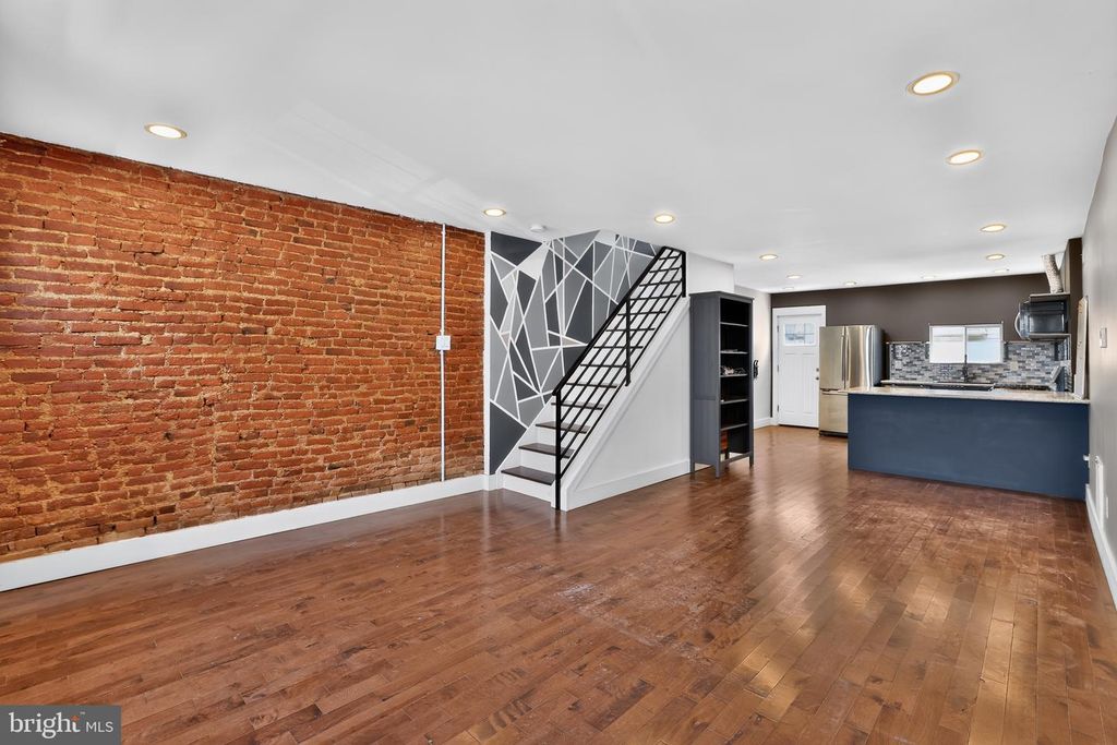 1913 N MUTTER ST, PHILADELPHIA, PA 19122 — exterior