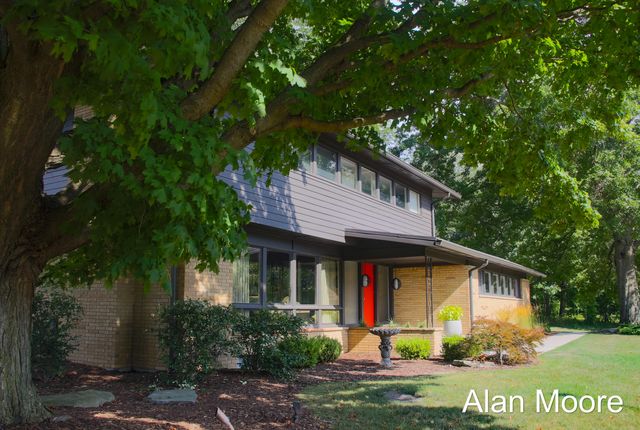 7878 Northland Drive Ne, Plainfield Twp, MI 49341