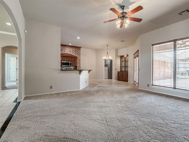 2117 Cedar Pointe Circle, Edmond, OK 73003