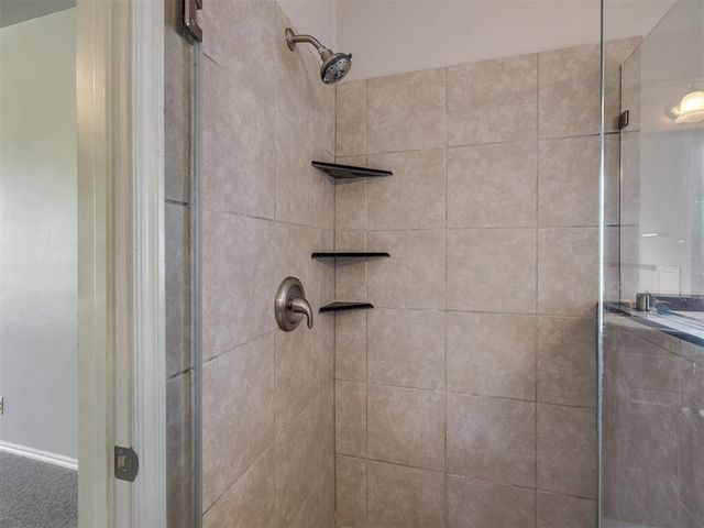 2117 Cedar Pointe Circle, Edmond, OK 73003