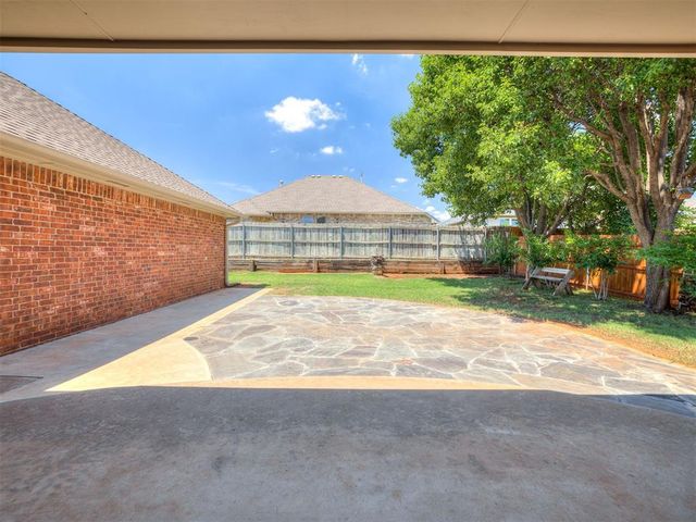 2117 Cedar Pointe Circle, Edmond, OK 73003