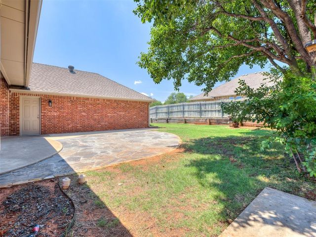 2117 Cedar Pointe Circle, Edmond, OK 73003