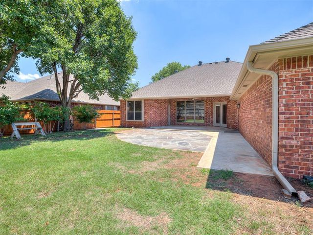 2117 Cedar Pointe Circle, Edmond, OK 73003