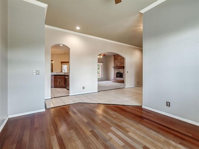 2117 Cedar Pointe Circle, Edmond, OK 73003