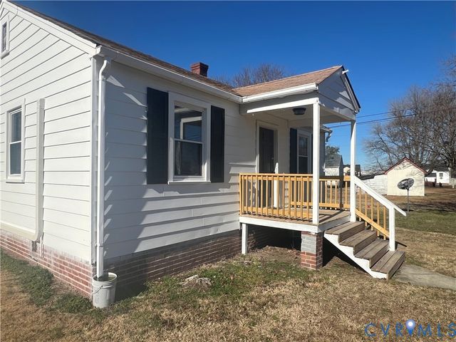 610 Queen Anne Dr, Richmond, VA 23224