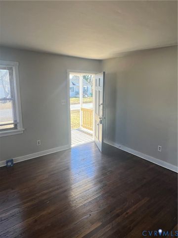 610 Queen Anne Dr, Richmond, VA 23224