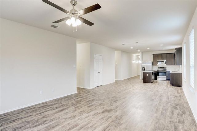 412 Ibis Falls LOOP, Jarrell, TX 76537