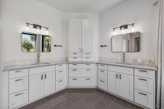 8749 E SAN FELIPE Drive, Scottsdale, AZ 85258