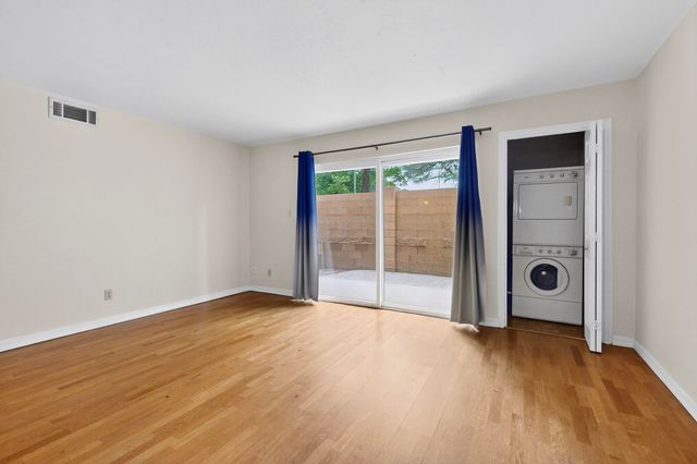 1821 Dartmouth Drive NE 104, Albuquerque, NM 87106